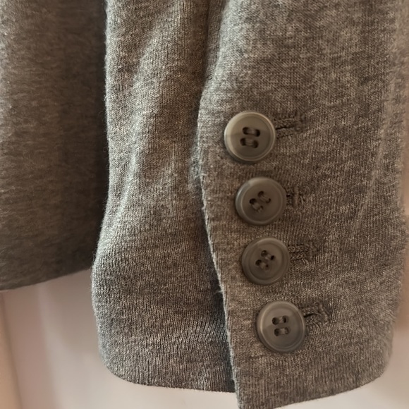 Aritzia Talula Gray Blazer - Picture 4 of 6